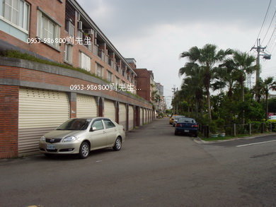 臺中縣綜合精選物件法拍屋哈利波特祥園大里二期法拍實務投資專家；快速累積財富的實際經歷，如害怕搬遷交屋,給我們溝通熟識的機會,一切請撥打我的服務熱線行動 0953-986800劉先 - 20090902201037_893914390.jpg(圖)