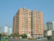 哈嘍~熱愛房產投資/或是想成為包租公包租婆 的選擇在一片不景氣中，法拍屋是時下投資以及自住最夯ㄏㄤ的選擇 - 20090907214504_332699031.jpg(圖)