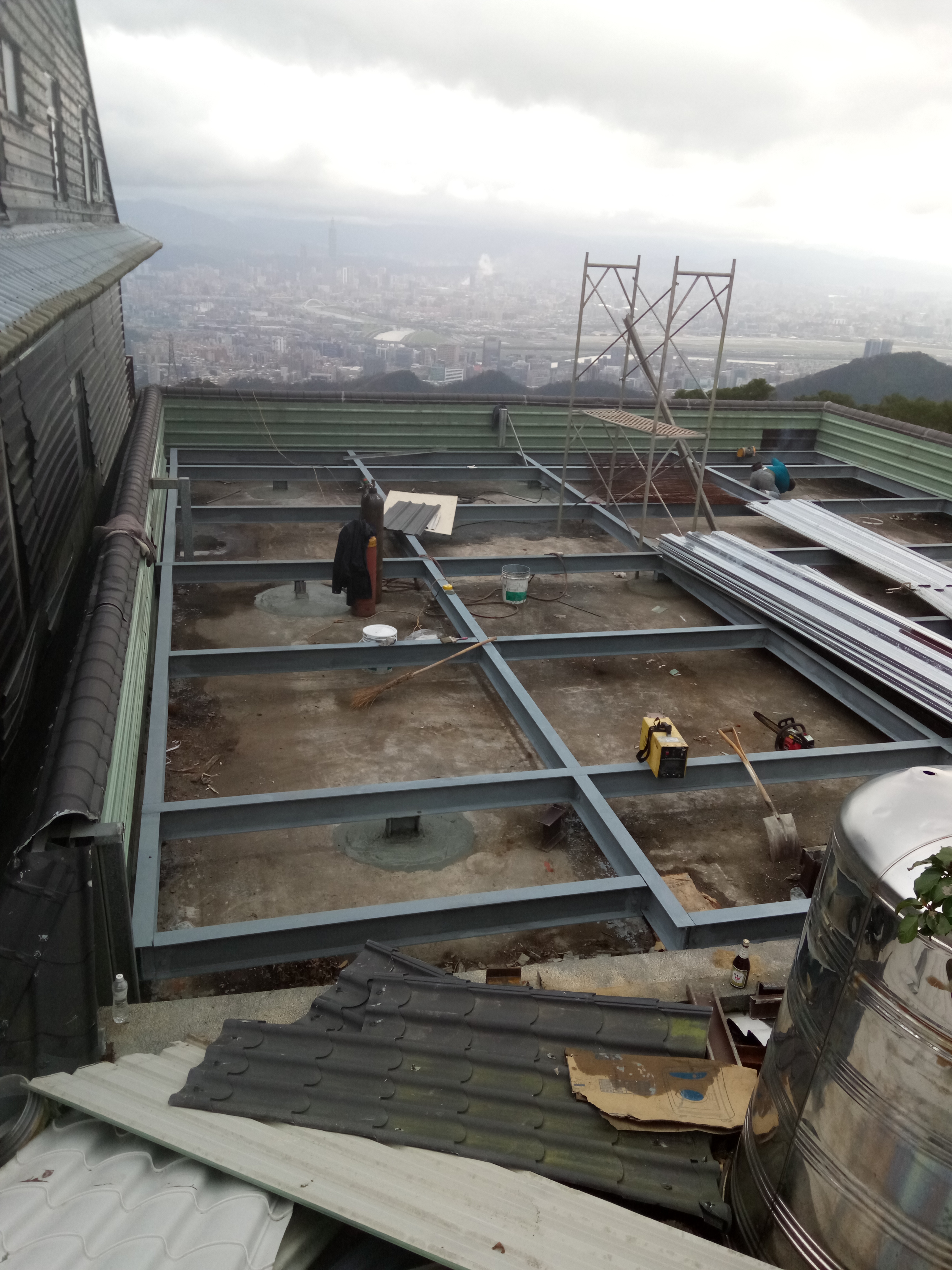 屋頂浪板軌道門電動捲門修理 琉璃鋼瓦鐵屋烤漆鋼板防水 - 20090904200932-891454959.jpg(圖)