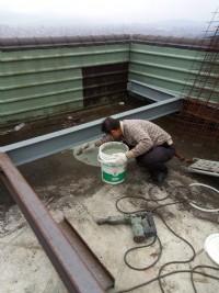 屋頂浪板軌道門電動捲門修理 琉璃鋼瓦鐵屋烤漆鋼板防水_圖片(3)