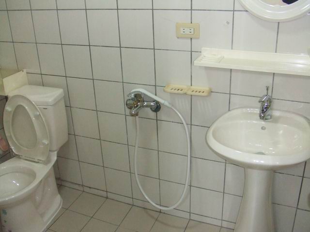 ★台中市((五期優質套房)★((包水包電))★便宜出租★歡迎參觀★ - 20100514125338_813479875.jpg(圖)