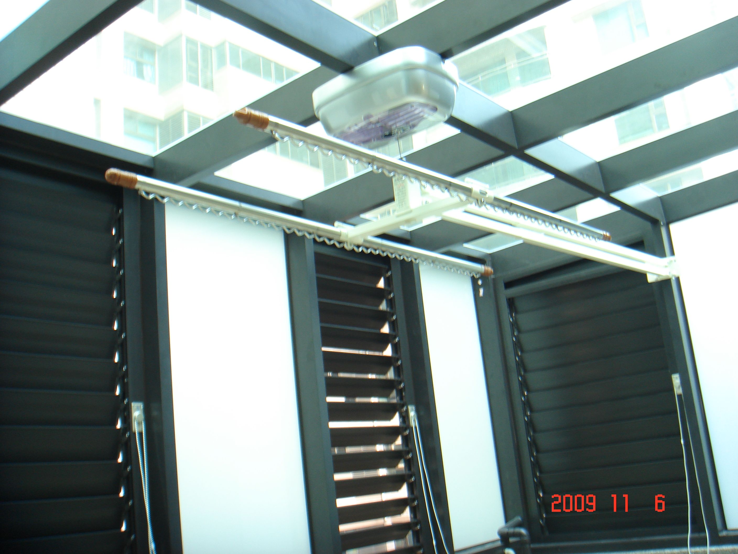 【傳捷】智慧型遙控電動晾衣架 - 20091109114032_738163734.JPG(圖)