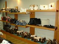 一比一LV精仿箱包，钱包，鞋子，手表，批发兼零售_圖片(1)