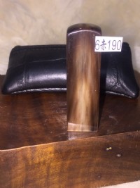 【客製化 高級印鑑】6分方形赤牛角、印章含刻 贈皮袋、南非赤牛角 實物如照 破盤優惠、特價每組：880元，編號6赤190_圖片(1)