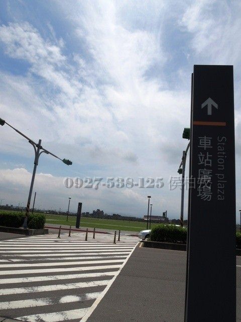 HOU 桃園縣高鐵青埔特區~低單價建地 桃園青埔挾 ~ 高鐵與機場、捷運、交流道 ~ 陸空通吃 住宅用地才一坪68萬多 侯柏戎 0927-538-125  - 20130320171215_771012235.jpg(圖)