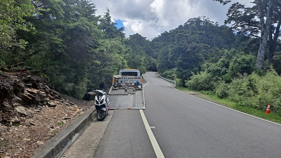 清境拖車救援:0913177311-昆陽-武嶺-合歡山-大禹嶺-道路救援-拖吊車服務 - 20221207201221-415281504.jpg(圖)