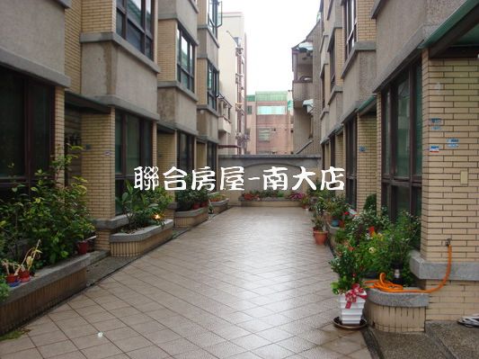 租近竹北家樂福透天別墅不看後悔住辦皆可租30000 - 20100315230950_666395921.JPG(圖)