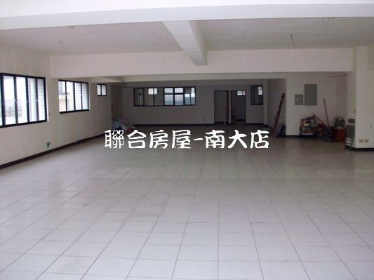 標題 租中華路  優質嚴選店面1~4樓 月租300000元 - 20100315234240_668390718.JPG(圖)