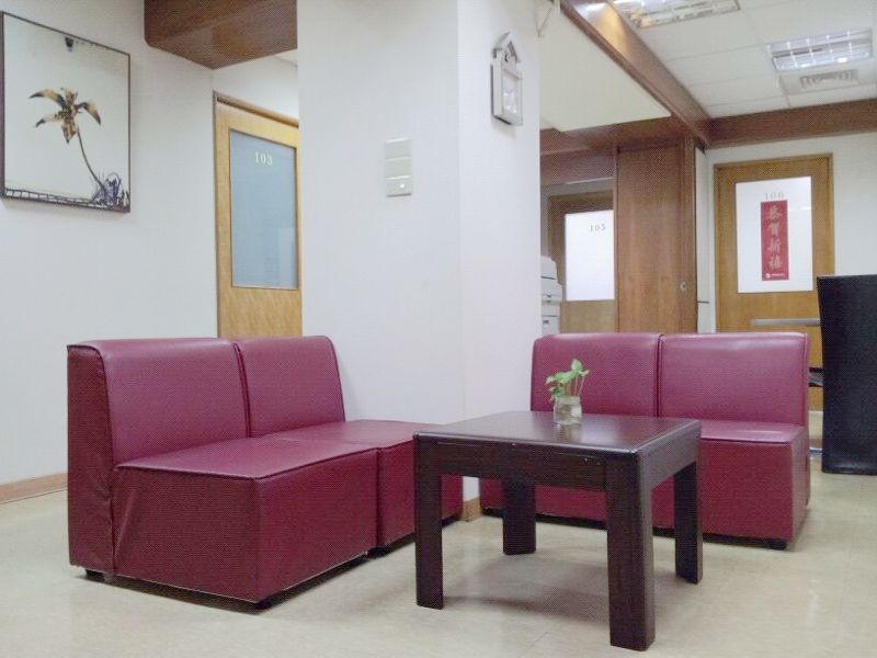 台北個人辦公桌承租5,000元含水電、管理費，可工商登記，提供免費會議室 - 20121119140048_305264386.JPG(圖)