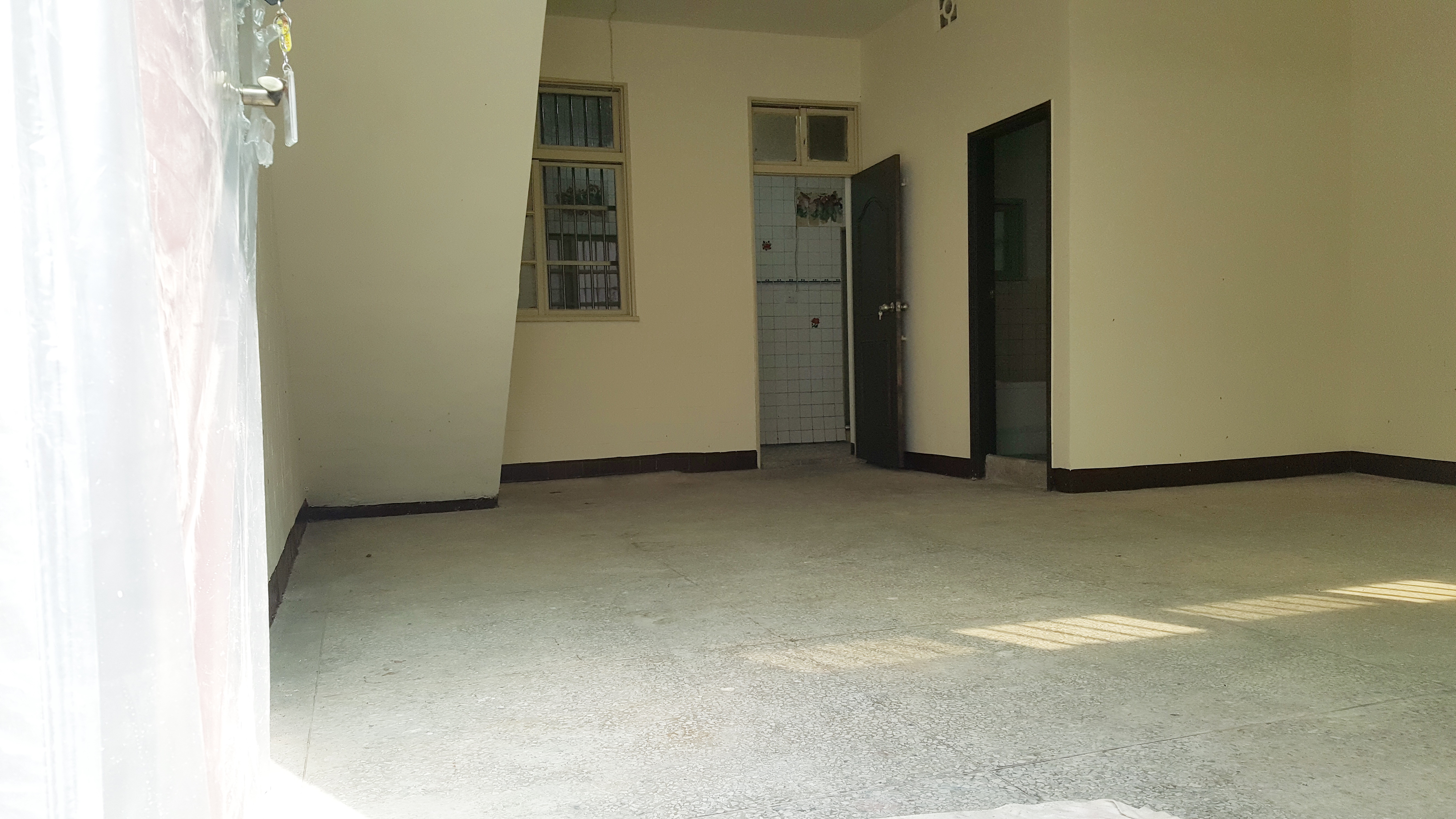 ＊～龍潭區　中興路~~中興路邊間透天==土地：２０坪、總樓層：１~２樓、８０４國軍桃園總醫院旁、交通便捷～＊ - 20161103131316-150184701.jpg(圖)