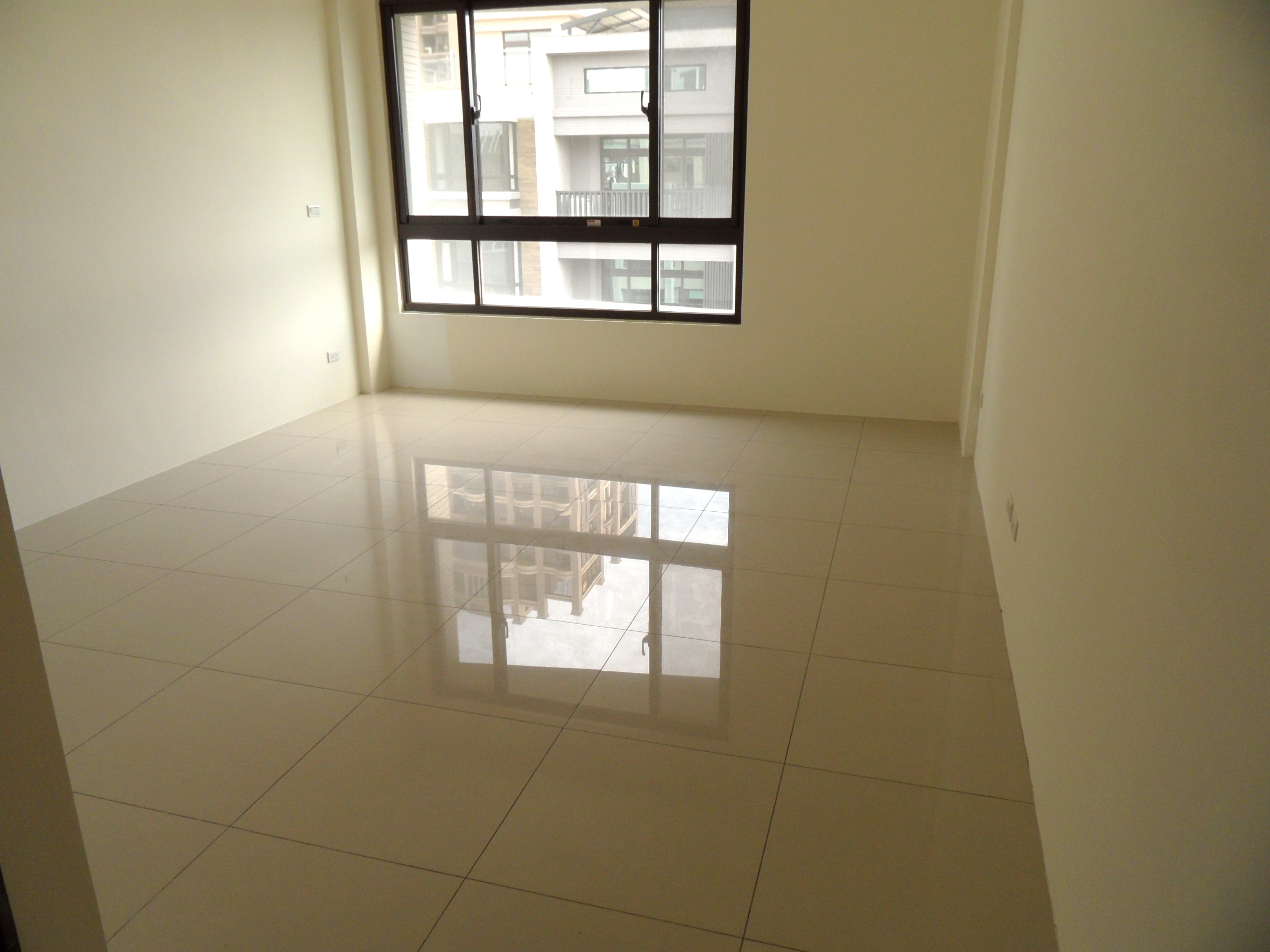 ＊～大溪區　員林路一段~~員林路電梯大三房車==５７坪、全新未住、三面採光～＊ - 20161118121430-442684832.jpg(圖)