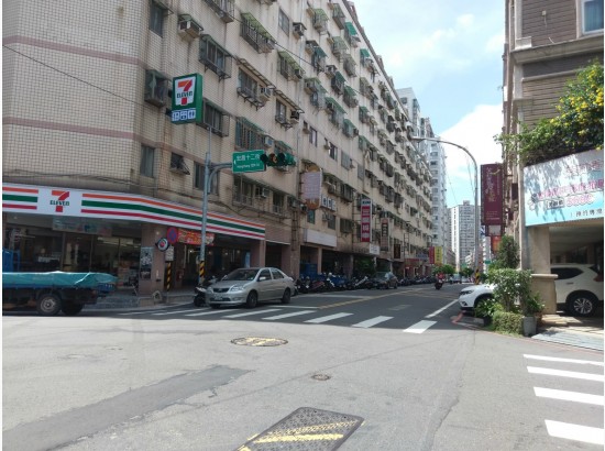 ＊～桃園區　國聖一街~~國泰商圈７-１１△收租金店面==總坪數：３６坪、臨路寬：１２米路、面寬：７米、交通便捷～＊ - 20170817183946-966498844.jpg(圖)