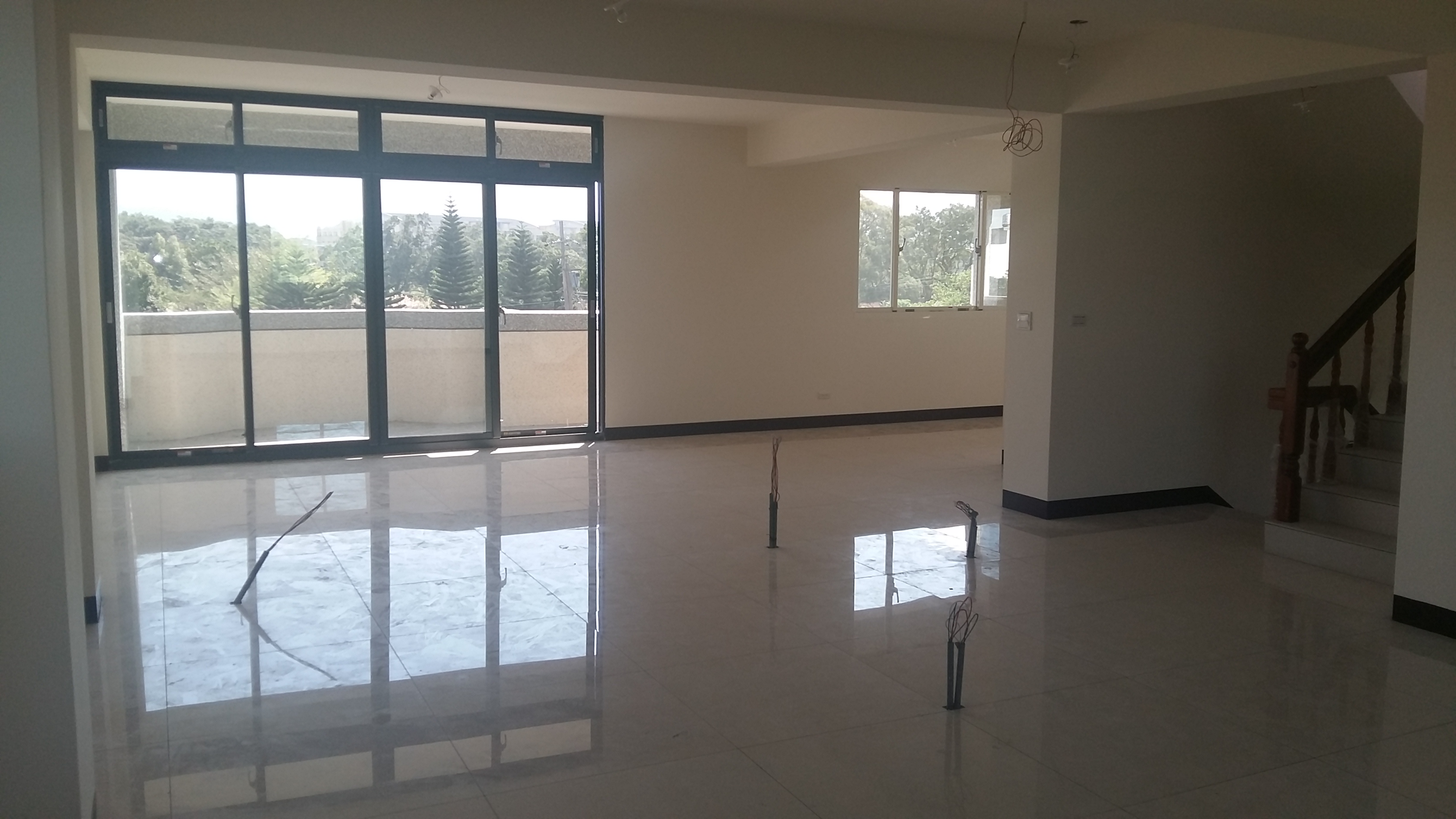 ＊～龍潭區　雙連街~~龍潭陸總部農舍==土地：４８２坪、總樓層：１~３樓、全新完工～＊ - 20171119183143-87697530.jpg(圖)