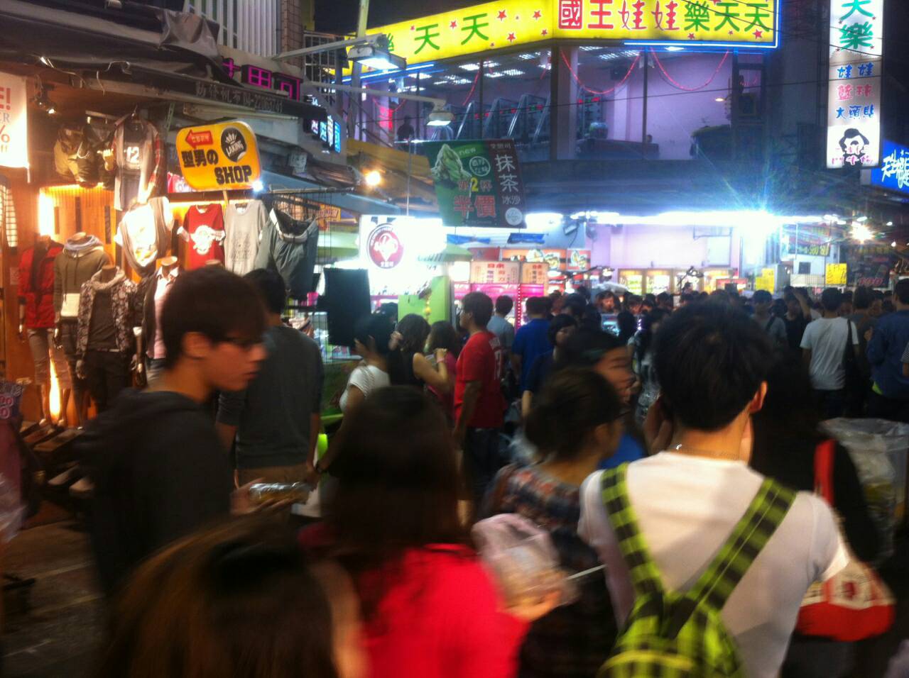 逢甲夜市爆漿人潮透天旺店◆月租30萬未稅 - 20160806154822-469957717.jpg(圖)