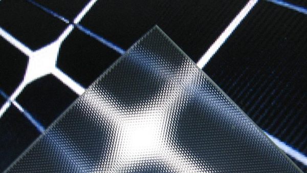 [MILES美樂斯]太陽能集熱板封裝鋼化玻璃-低鐵超白絨面  - 20110215093315_735701453.jpg(圖)