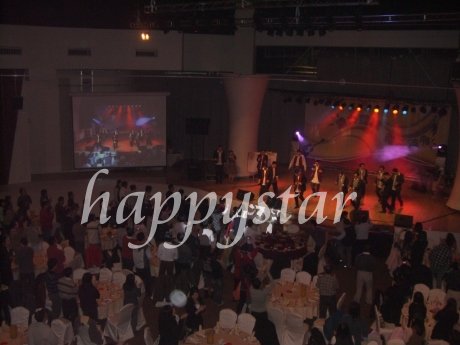 快樂星*尾牙佈置!! 超喜氣的尾牙~給現場最熱鬧的尾牙餐會   - 20101126115036_744623265.jpg(圖)