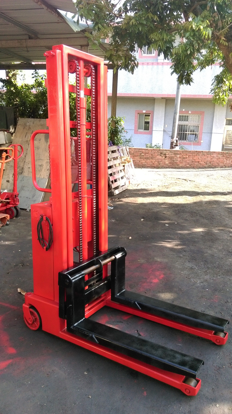 中古揚高(3米)半電動堆高機 - 20151220114609-583343790.jpg(圖)