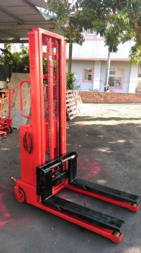 中古揚高(3米)半電動堆高機_圖片(1)