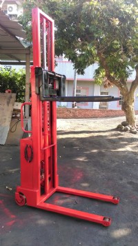 中古揚高(3米)半電動堆高機_圖片(2)