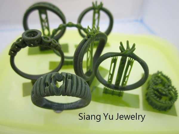 台南專業經營各式珠寶首飾訂製代工,臘雕機快速成型代工,電腦3D珠寶繪圖@ 結婚鑽戒@GIA鑽石@各式婚戒@鑽戒@高價黃金收購等。。。。。工廠直營.  - 20110520224619_741406275.JPG(圖)