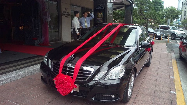 台中特斯拉Tesla結婚禮車出租/禮車出租/新娘禮車出租 全省最優評 全面提升服務 - 20110301174128-113266966.jpg(圖)