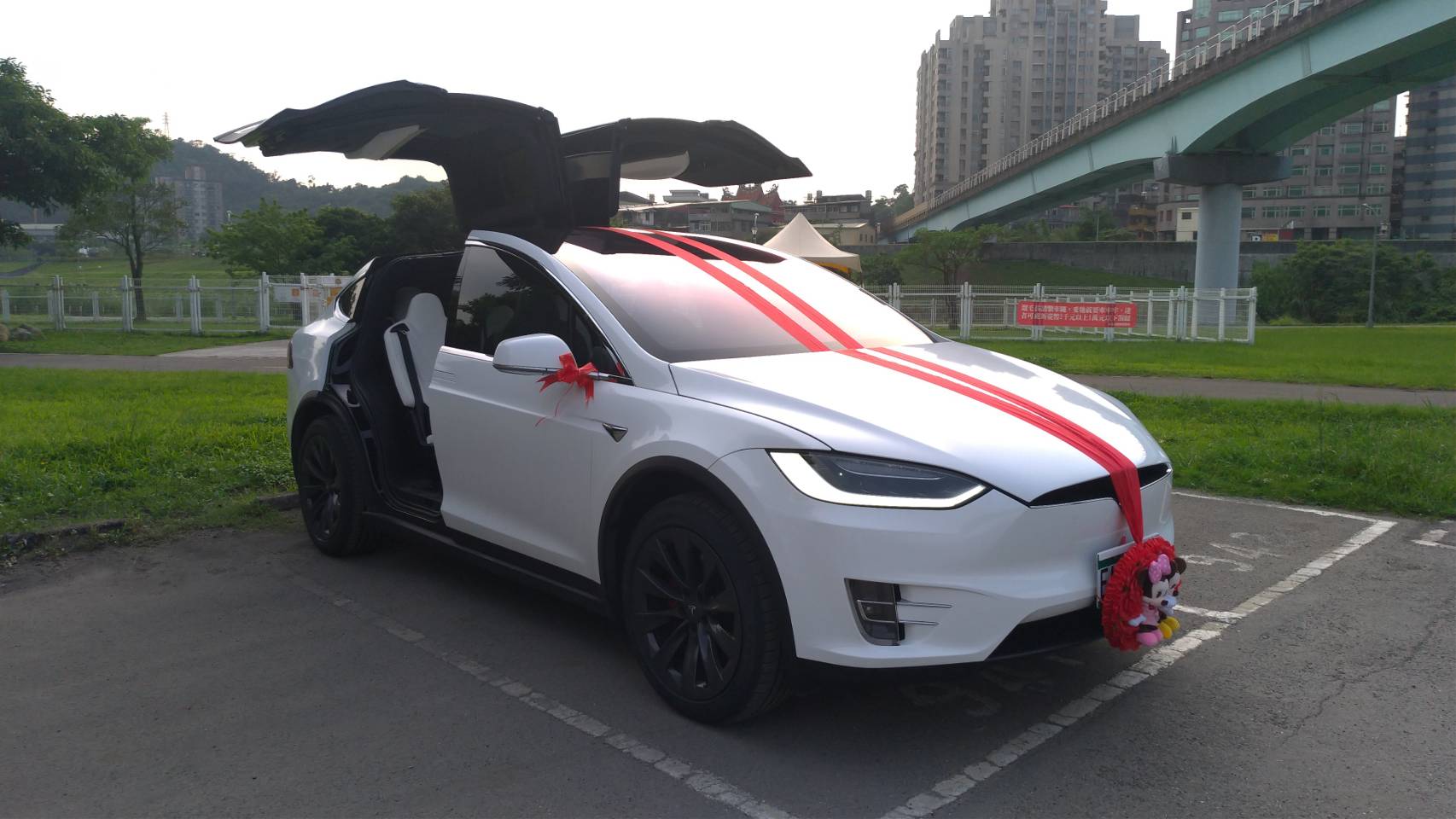 桃園龜山八德大溪蘆竹大園萬里瑞芳中壢楊梅平鎮龍潭觀音新屋八里三芝特斯拉結婚禮車出租 - 20210621152250-260584034.JPG(圖)