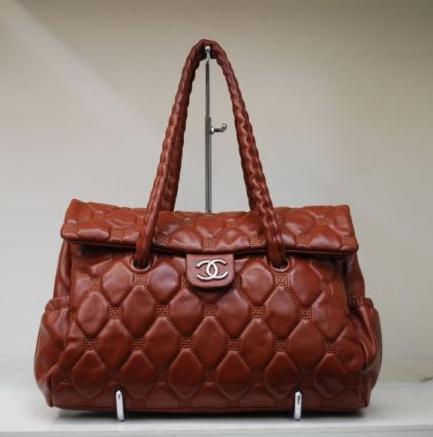 歡迎觀臨我們名牌皇朝購物網喔, LV,GUCCI ,ROLEX, 名牌批發,包包,手錶,2011年最新款  - 20110620134416_550389994.jpg(圖)