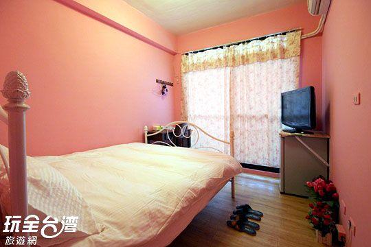 逢甲住宿促銷677元.逢甲日租.台中逢甲夜市.台中日租.逢甲日租套房  - 20110810225400_991825953.JPG(圖)