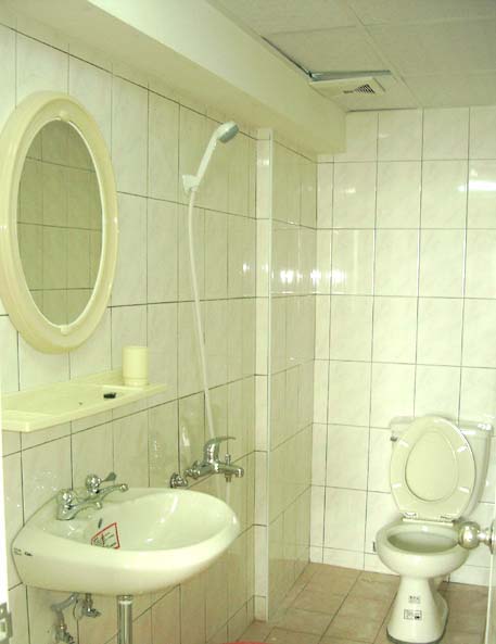 台南雅房3500（含水、近華醫) - 20130723121432-43142551.jpg(圖)