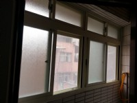 汐止新興路馬路邊噪音很吵訂做鋁門窗氣密窗推薦好口碑陳先生0913827909南港久偉鋁門窗鐵工廠紗窗玻璃鏡子大直南港東湖松山舊莊內湖汐止 焊接修理鐵門欄杆扶手樓梯塑鋼門房間木門_圖片(4)