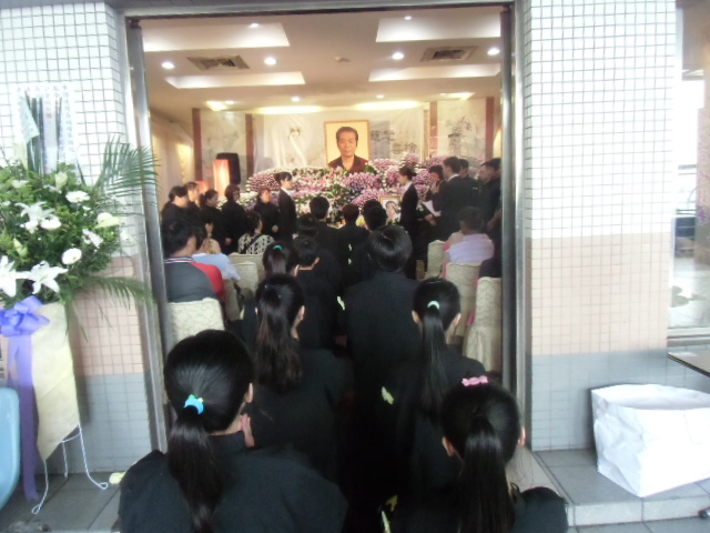 04_22990023彰化禮儀包辦低價便宜骨灰位服務壽衣鞋腳尾經禮儀24小時接體0800060055買賣國寶生前契約普羅生前契約今生生前契約北中南全省塔位買賣靈骨塔位納骨塔位寶塔位撿骨骨灰罐庫錢紙紮屋 - 20150805091958-738001008.JPG(圖)