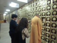 0912802711全省寶塔位買賣新北市祥雲觀骨灰位3樓B區壹A列23排3位紙紥屋紙紥釣具紙紥狗汽車骨灰罐毛巾罐頭塔國寶生前契約普羅生前契約今生生前契約北中南禮儀低價服務北中南便宜撿骨一日進塔完成圓滿_圖片(1)