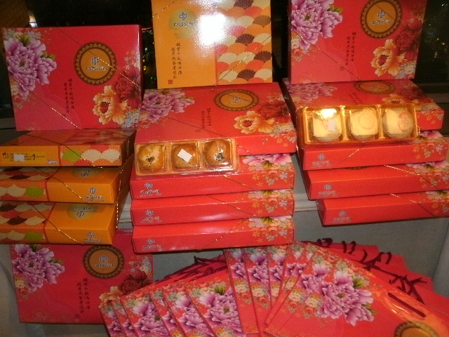 0928590980臺中代購高雄中鋼月餅電視新聞報導中鋼員工大搶購有人搶不到最超全省低溫宅急便送到家中秋提早送品嘗月餅送不一樣中秋月餅禮盒搶購中秋禮盒台北代購高雄中鋼月餅綠豆椪蛋黃酥靠近八月十五買不到 - 20160831102211-610381182.JPG(圖)