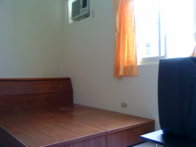 (半年繳及年繳即享有優惠)中壢市中原商圈套房出租 請洽0915958728 (小劉) 0915958728 - 20121215153000_556846193.JPG(圖)