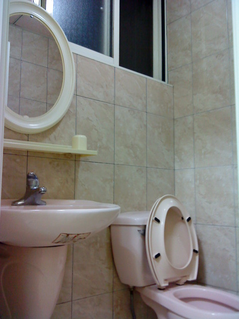 (半年繳及年繳即享有優惠)中壢市中原商圈套房出租 請洽0915958728 (小劉) 0915958728 - 20121215153000_556862763.JPG(圖)