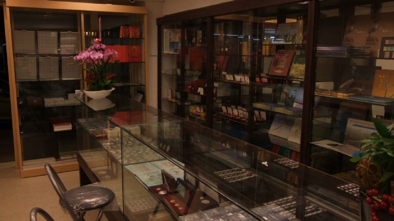 龍馬郵幣!!店面交易最安心!! 歡迎來店指教!! 高價收購錢幣.收購郵票.年度冊.收購紙鈔.收購銀幣.收購金幣.!! - 20130110213024_824831647.JPG(圖)