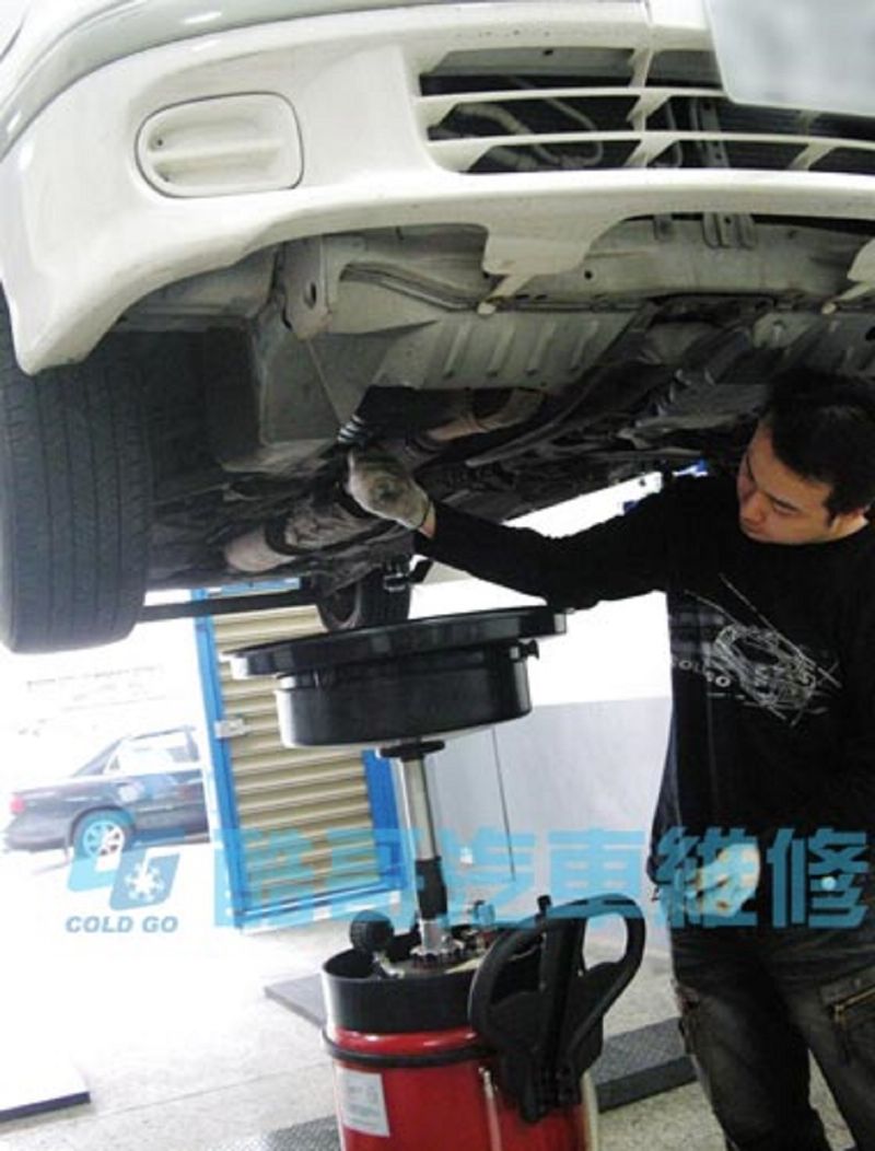 汽車冷氣/引擎/底盤/電機，維修/保養/檢測，正廠零件供應，專修各國名車，精緻冷氣風箱拆裝更換，冷氣代工服務，精緻儀錶拆裝更換 - 20130328165901_463041430.jpg(圖)