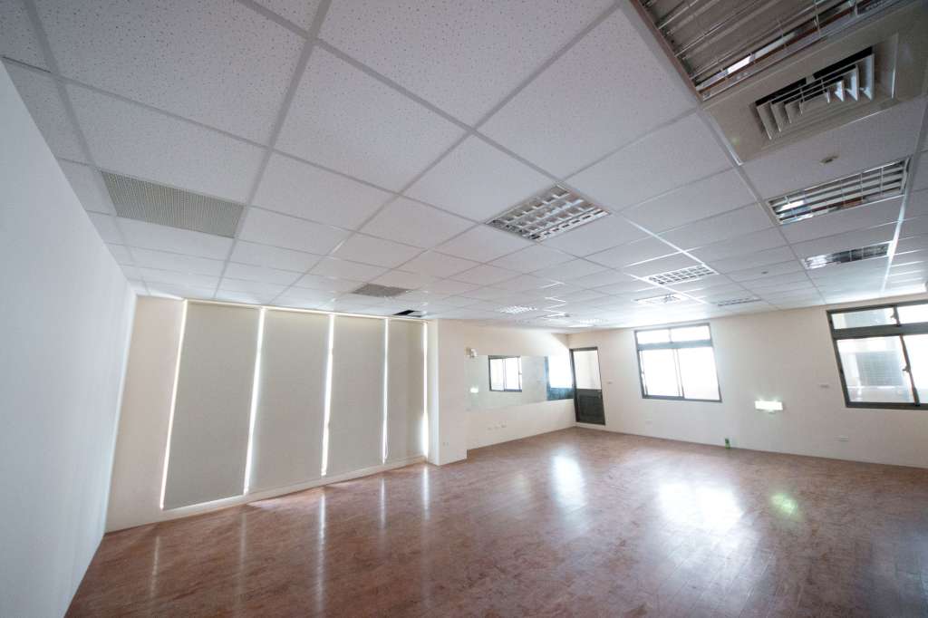 尋找新竹竹北會議空間或活動空間嗎？近新竹高鐵V-SPACE空間出租中 - 20141202140135-500260557.jpg(圖)