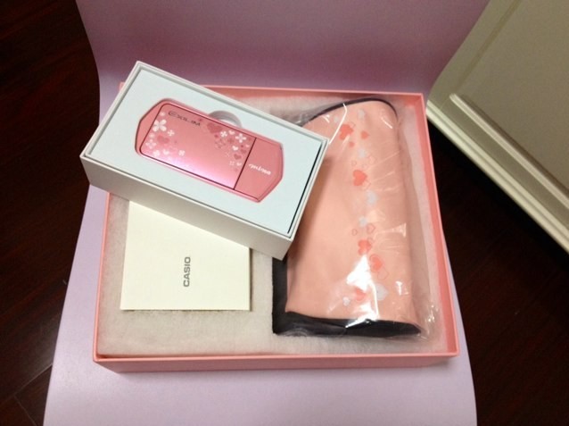 全新CASIO卡西歐TR系列 自拍神機 三星samsung ex2f 附原廠相機包+32Gwifi記憶卡 - 20131215125539-83440845.jpg(圖)