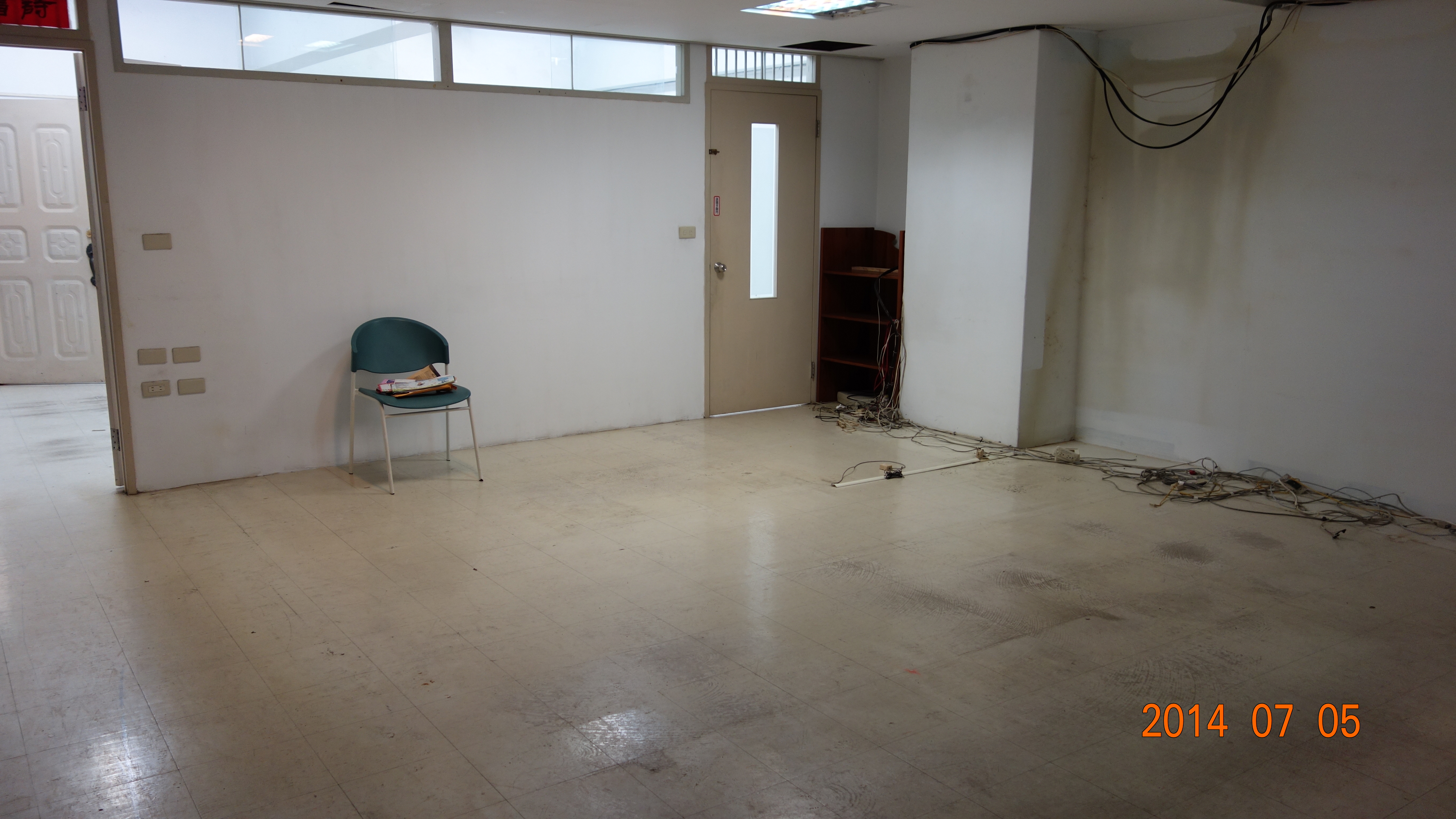 捷運永安市場站、四號公園，1F+B1，適合辦公室、補習班、才藝教室、咖啡廳、餐廳等性質使用 - 20140707110055-702506611.JPG(圖)