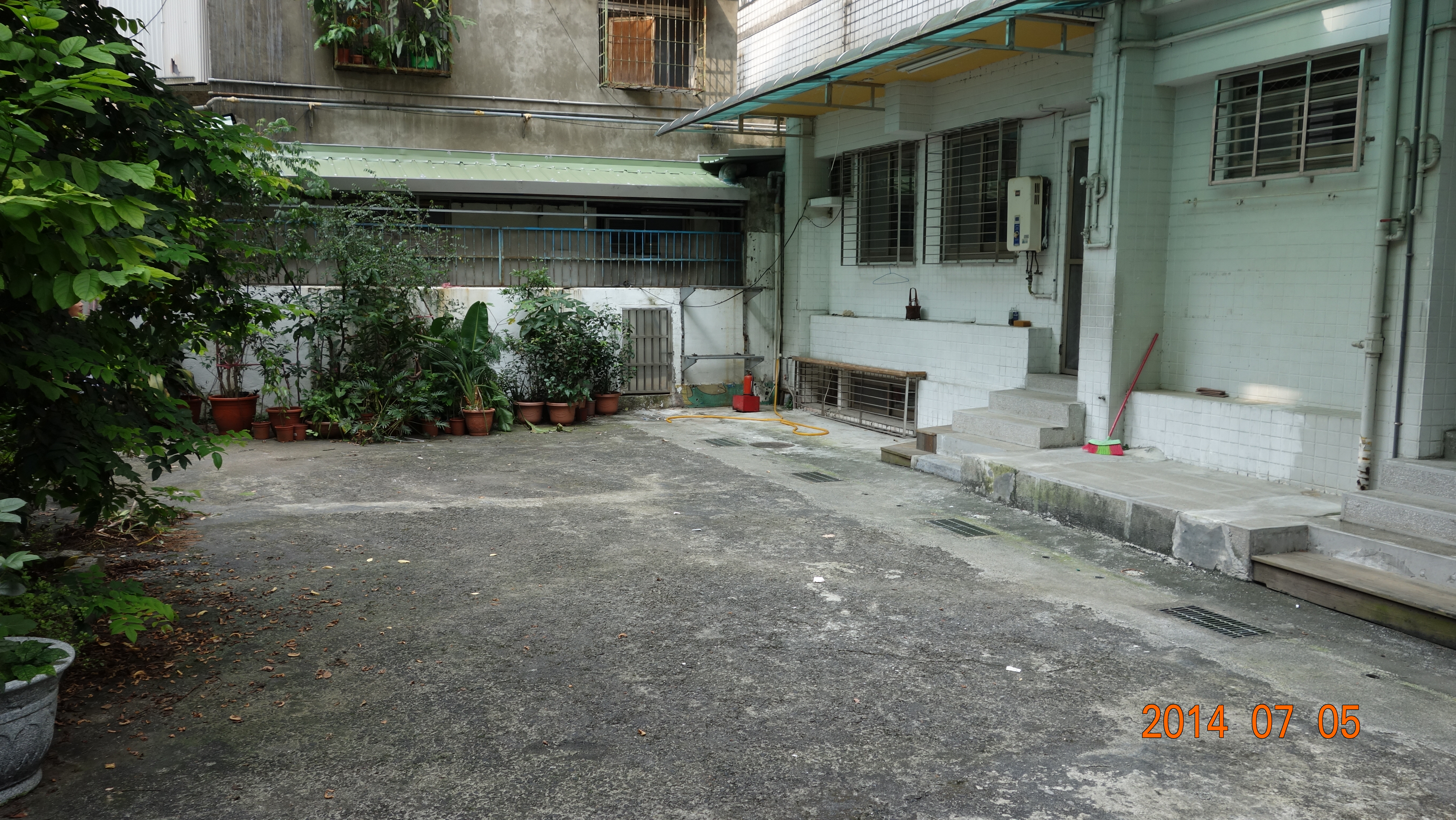 捷運永安市場站、四號公園，1F+B1，適合辦公室、補習班、才藝教室、咖啡廳、餐廳等性質使用 - 20140707110055-702538095.JPG(圖)