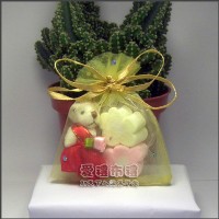 【愛禮布禮】 婚禮小物: 3.5情侶熊(男女分裝)+棉花糖+鑽點紗袋+包裝/17元(請提前兩週訂購)_圖片(1)