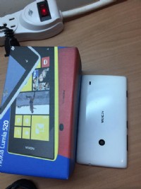 便宜賣~~~NOKIA LUMIA 520只賣2000_圖片(1)