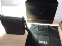 Hugo Boss 硬殼斜背包/ 深咖啡/ 全新品/ 正品/ 質感/ 可面交_圖片(2)