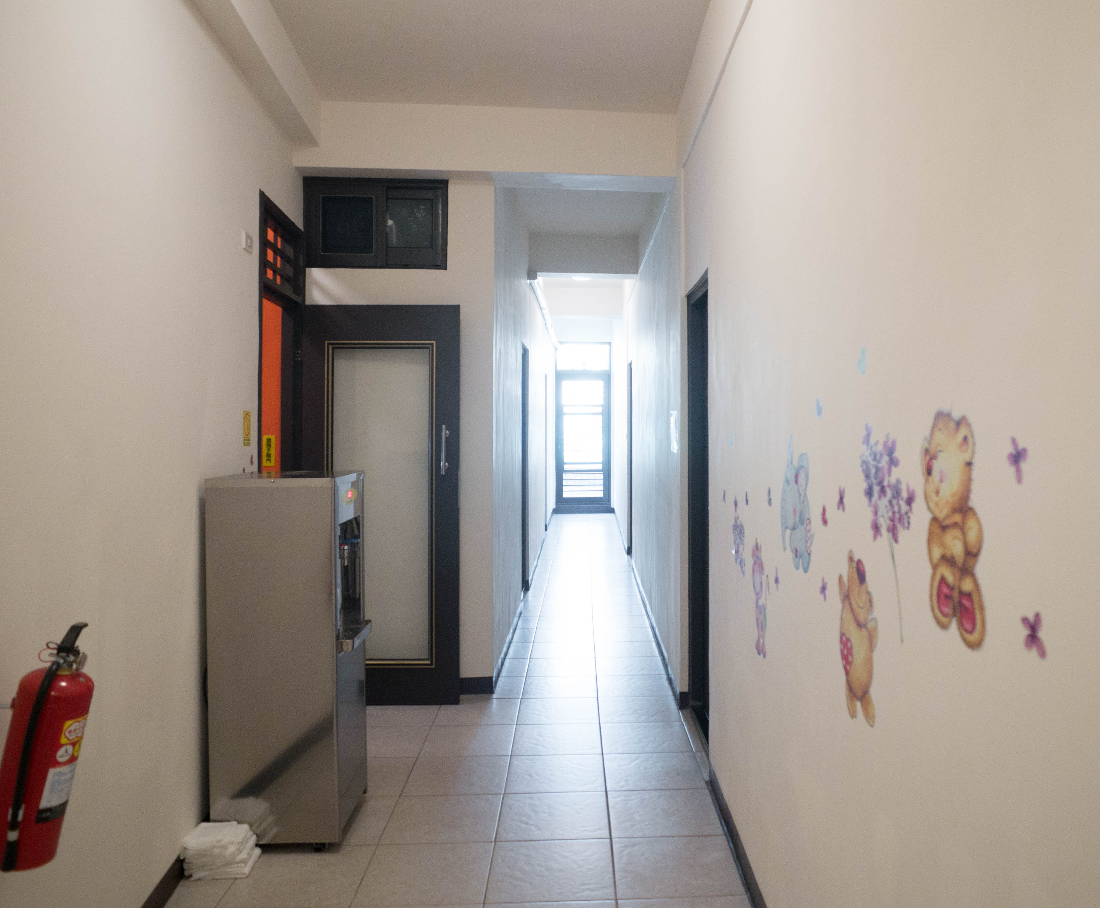 「台中逢甲FULLY」團體租屋，帶著真誠的心提供旅人們便宜的住宿，帶給您簡單舒適的美好睡眠。 - 20171029134522-258511545.jpg(圖)