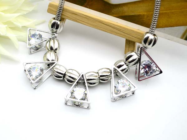 韓劇明星都在戴的大耳環~網路詢問度最高的流行飾品~ - 20160311115343-668592495.jpg(圖)