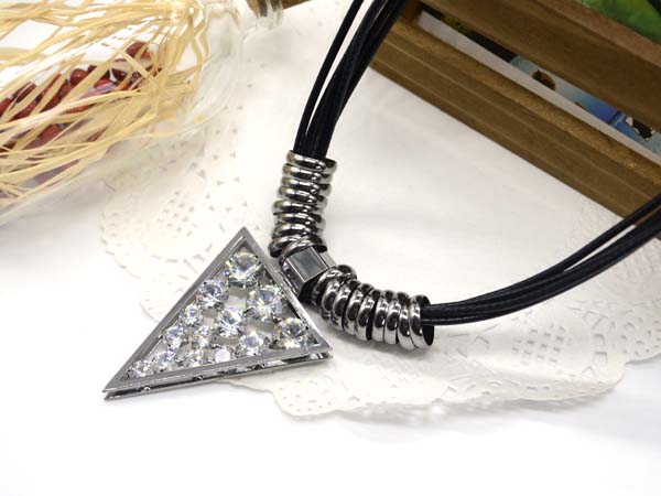 韓劇明星都在戴的大耳環~網路詢問度最高的流行飾品~ - 20160311115343-668640278.jpg(圖)