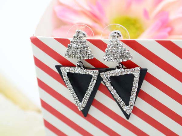 夜市人生創業~網拍~擺攤~小額也能批~最夯的日韓流行飾品盡在守億飾品批發 - 20160413182658-543592028.jpg(圖)