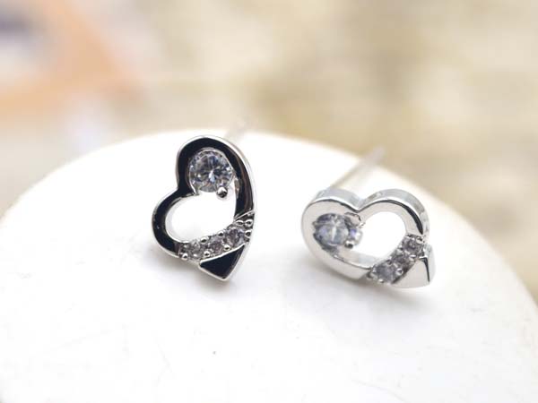 天天上架新品～韓國飾品大盤商～耳環~日韓發燒造型項鍊~髮飾~鴨夾~中部最佳首選守億飾品批發 - 20170126120541-403621392.jpg(圖)