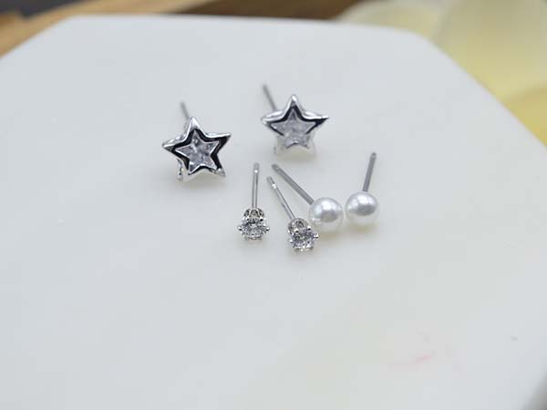 韓國流行飾品大盤商~天天更新~最新韓流耳環/項鍊/髮束/316不銹鋼手環 - 20170204194514-208828761.jpg(圖)